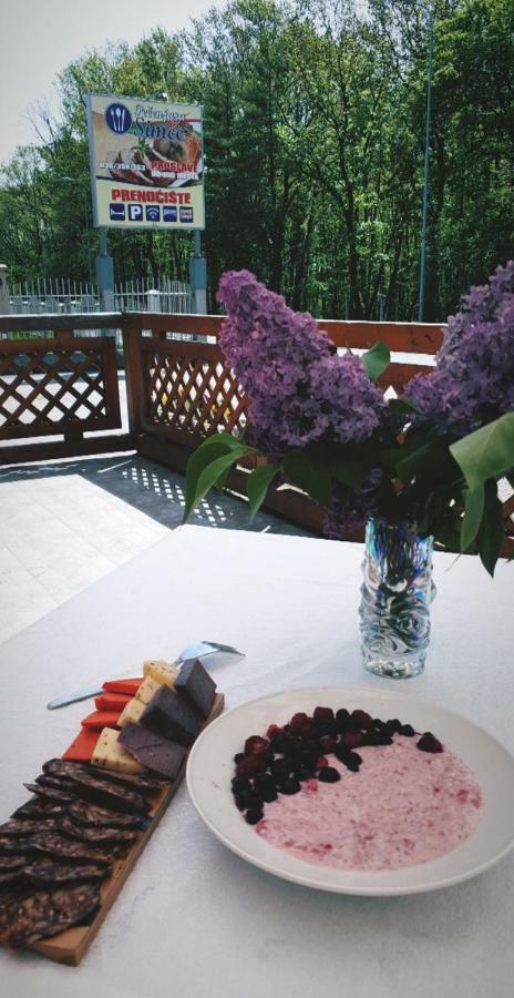 Konaciste Simce Bed and Breakfast Kraljevo Buitenkant foto